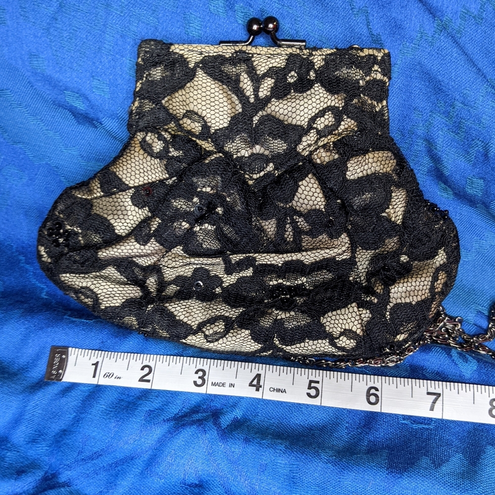 Lace purse - Picture 2 of 3